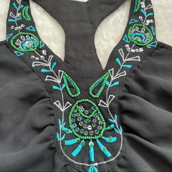 Gorgeous Sz M Sheer Bank Embroidered Tank - Picture 3 of 11